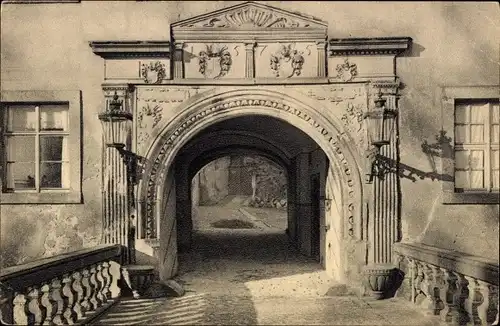 Ak Weesenstein im Müglitztal, Schloss, Ostportal