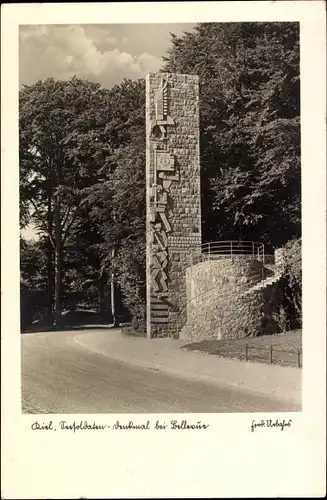 Ak Hansestadt Kiel, Seesoldaten Denkmal bei Bellevue