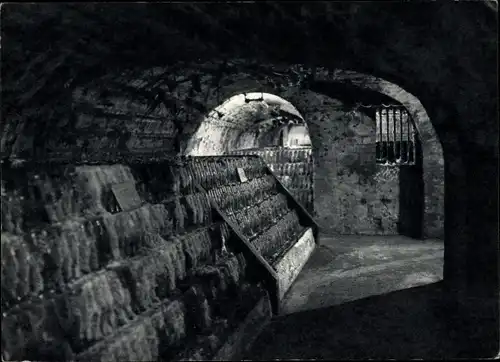 Ak Épernay Marne, Moët & Chandon, Vins en masses, Weinkeller