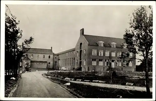 Ak Heeze Nordbrabant, Retraitehuis Regina Pacis, Hoofgebouw met Kapel