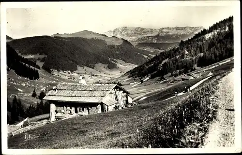 Ak Haute Savoie, Les Aravis, Un chalet rustique et le Mont Lochat