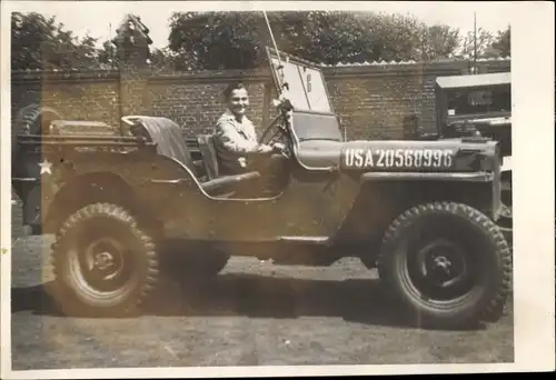 Foto Fahrzeug der US Army, USA , Ingrid, Portrait 1946/1947