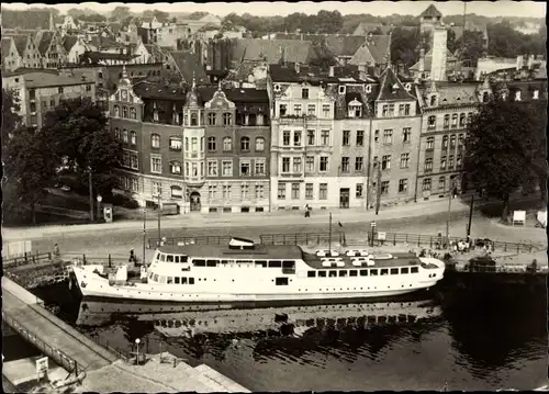 Ak MS Deutsch Sowjetische Freundschaft, Weiße Flotte Stralsund, Am Hafen