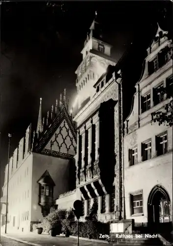 Ak Zeitz im Burgenlandkreis, Rathaus bei Nacht