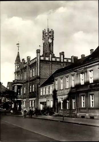 Ak Kyritz in der Prignitz, Blick auf das Rathaus, Apotheke