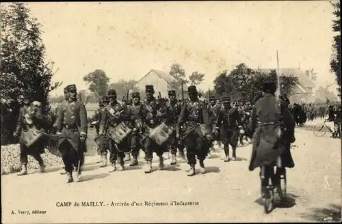 Ak Mailly le Camp Aube, Arrivee d'un Regiment d'Infanterie