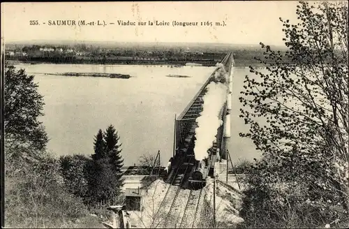 Ak Saumur Maine et Loire, Viaduc su la Loire, Eisenbahnbrücke, Dampfzug