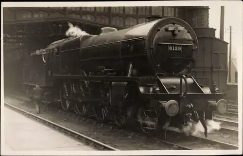 Foto Ak Britische Eisenbahn, LMS Class 6P Royal Scots 6129 Comet