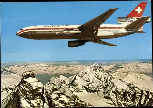 Ak Passagierflugzeug Swissair DC-10, Flugzeug über den Alpen