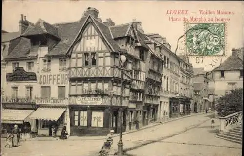 Ak Lisieux Calvados, Vieilles Maisons, Place du Marche au beurre