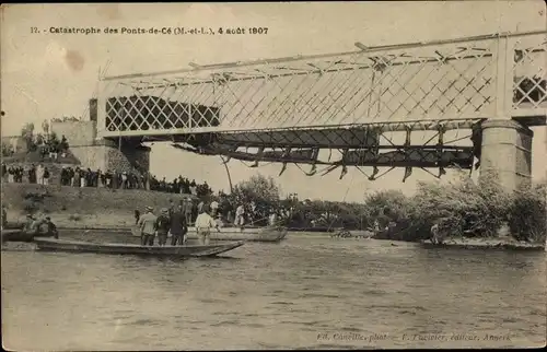 Ak Les Ponts de Cé Maine et Loire, Catastrophe, Eisenbahn-Unfall, 1907