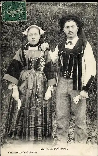 Ak Pontivy Morbihan, Maries, Bretonische Tracht, Costume