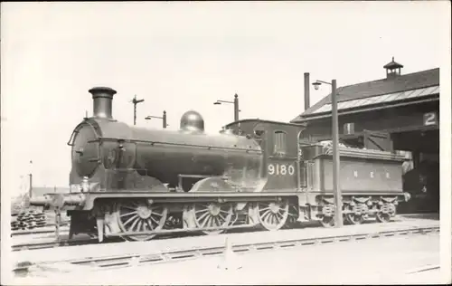 Foto Ak Britische Eisenbahn, North British Railway NBR C Class No. 180, LNER 9180, Dampflokomotive