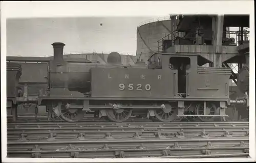 Foto Ak Britische Eisenbahn, North British Railway NBR A Class No. 520, LNER 9520, Dampflokomotive