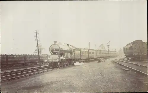 Foto Ak Britische Eisenbahn, North Eastern Railway NER V Class No. 742, Dampflokomotive