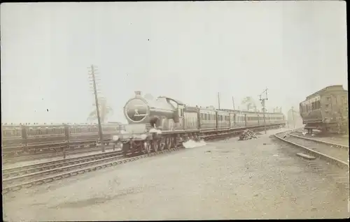 Foto Ak Britische Eisenbahn, North Eastern Railway NER V Class No. 742, Dampflokomotive