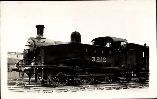 Foto Ak Britische Eisenbahn, London North Eastern Railway LNER J50 Class No. 3212, Dampflokomotive