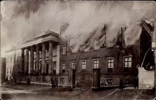 Ak Groningen Niederlande, Universitätsgebouw, Academiegebouw, Brand, 30 Augustus 1906