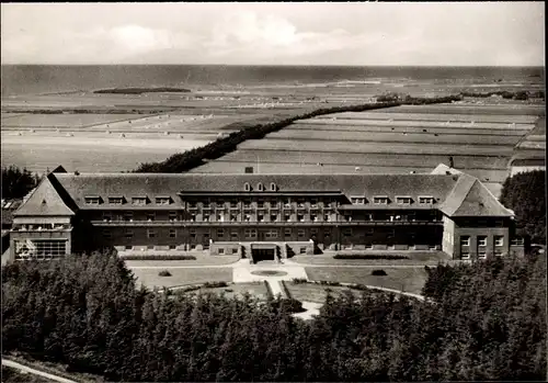 Ak Utersum Insel Föhr Nordfriesland, Sanatorium, Luftaufnahme