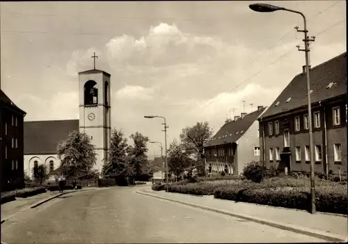 Ak Glauchau in Sachsen, Geschwister-Scholl-Straße mit kath. Kirche