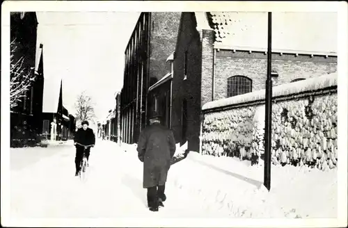 Ak Megen Nordbrabant, Patersstraat, verschneite Straßenpartie, Winter