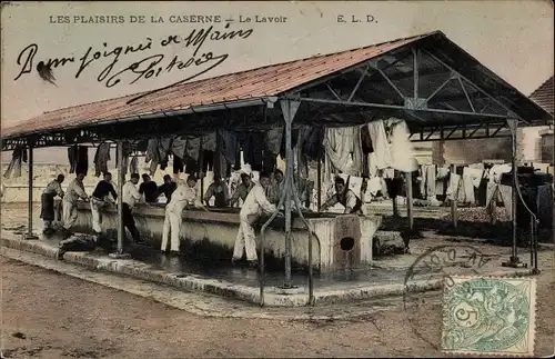 Ak Frankreich, Les Plaisirs de la Caserne, Le Lavoir