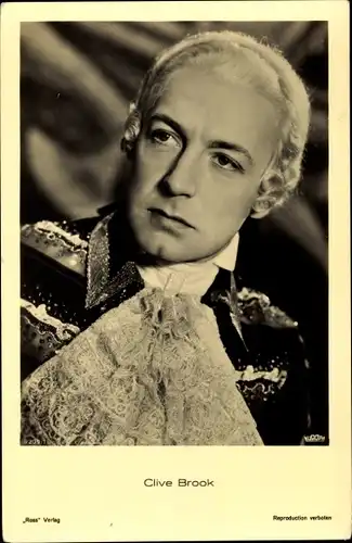 Ak Schauspieler Clive Brook, Portrait, Filmkostüm