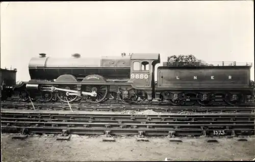 Foto Ak Britische Eisenbahn, Dampflok, LNER, Nr. 9880, NBR H Class No. 880