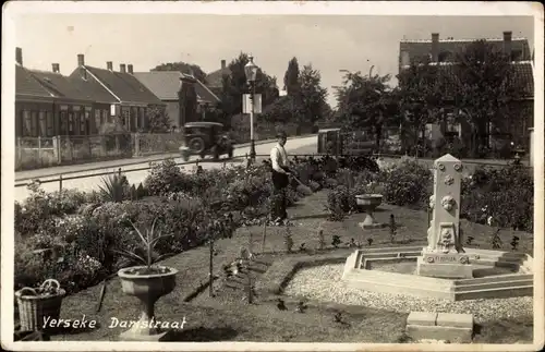 Ak Ierseke Yerseke Reimerswaal Zeeland, Damstraat, Brunnen