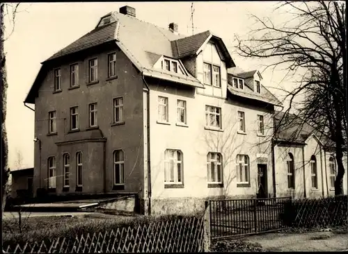Foto Ak Hartenstein im Erzgebirge Sachsen, Haus mit Garten