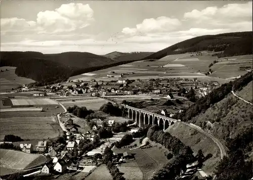 Ak Willingen im Upland Waldeck Hessen, Panorama, Eisenbahnstrecke