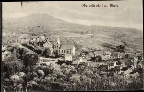 Ak Oberdollendorf Königswinter am Rhein, Totalansicht der Ortschaft, Kirche