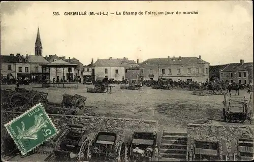 Ak Chemillé Maine-et-Loire, Le Champ de Foire, un jour de Marché, Karren, Fuhrwerke