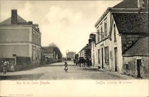 Ak Cheffes sur Sarthe Maine et Loire, Rue de la Croix Blanche