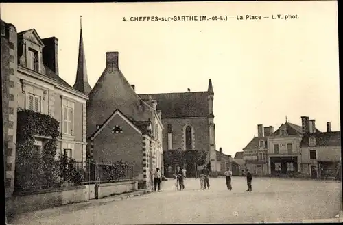 Ak Cheffes sur Sarthe Maine et Loire, la Place, Ortspartie