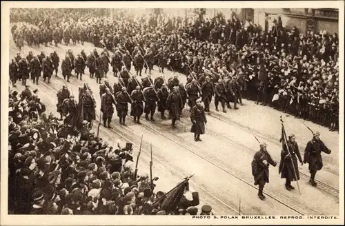 Ak Belgien, Un Drapeau de l'Yser, Siegesparade