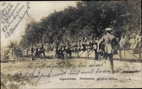 Ak Argonnenbahn, Personenzug, Deutsche Soldaten in Uniformen, I WK