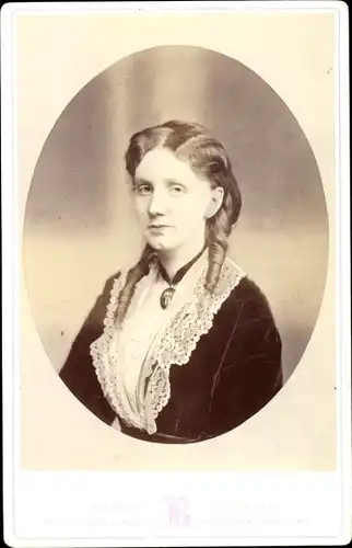 Kabinettfoto Gräfin Reichenbach, Portrait