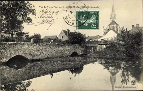 Ak Sainte Gemmes d'Andigné Maine et Loire, Vues du vieux Pont et de l'Eglise