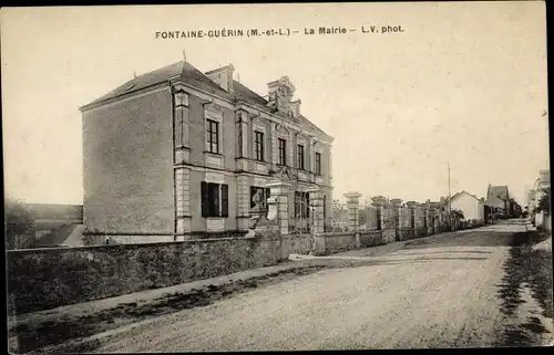 Ak Fontaine Guerin Maine et Loire, La Mairie