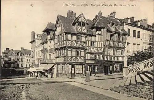 Ak Lisieux Calvados, Vieilles Maisons, Place du Marche au Beurre