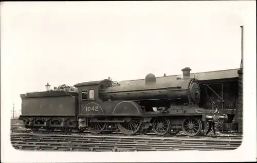 Foto Ak Britische Eisenbahn, Dampflok, NER R Class No. 1042, LNER D20