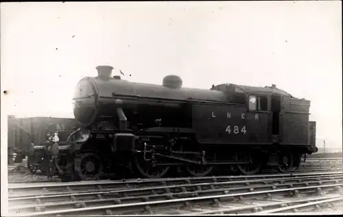 Foto Ak Britische Eisenbahn, Dampflok, LNER VI Class No. 484, Blaydon Shed