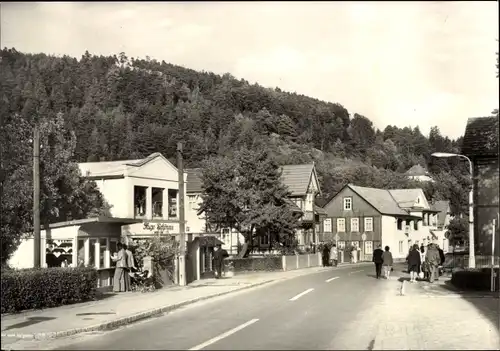 Ak Sitzendorf in Thüringen, Schwarzatal, Straßenpartie im Ort