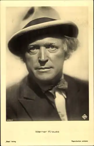 Ak Schauspieler Werner Krauss, Portrait, Anzug, Fliege, Hut, UFA Film, Ross Verlag 6967/1