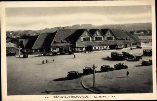Ak Trouville Deauville Calvados, la Gare, Straßenseite