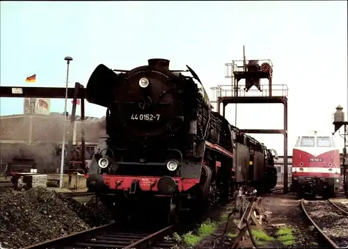 Ak Dampflokomotive BR 44.00, 44 0152-7, Im Ostseebezirk, Bw Rostock 1980