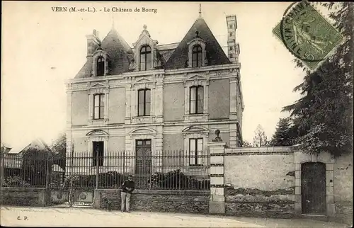 Ak Vern Maine et Loire, Le Chateau de Bourg