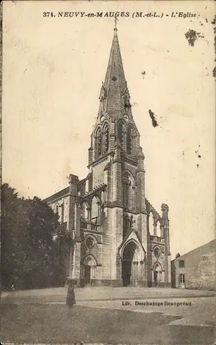 Ak Neuvy en Mauges Maine et Loire, L'Eglise