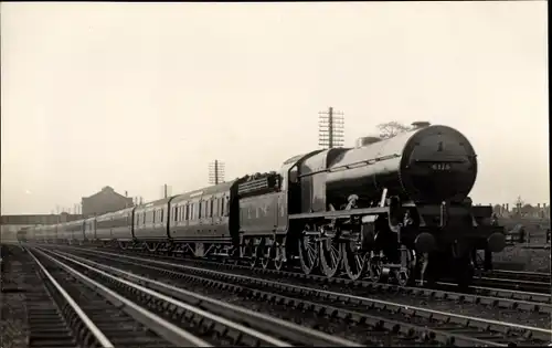 Foto Ak Britische Eisenbahn, LMS Royal Scot Class No. 6113, Dampflokomotive